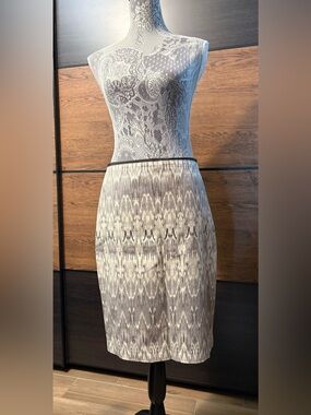Club Monaco Black and Cream Patterned Pencil Skirt